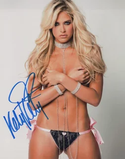 Kelly Kelly autograph