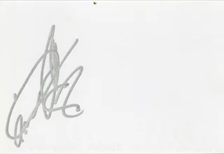 Q'Orianka Kilcher autograph