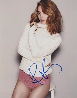 Rose Byrne autograph
