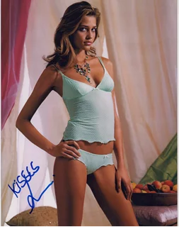 Ana Beatriz-Barros autograph