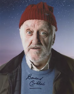 Bernard Cribbins autograph