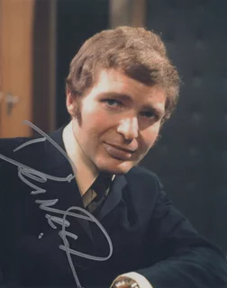 Derren Nesbitt autograph