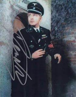 Derren Nesbitt autograph