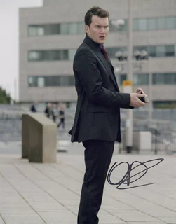 Gareth David-Lloyd autograph
