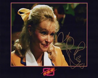 Linda Regan autograph