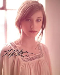 Lili Reinhart autograph