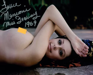 Lorrie Menconi autograph