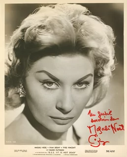 Magali Noel autograph