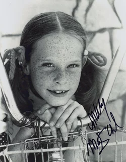 Mary McDonough autograph