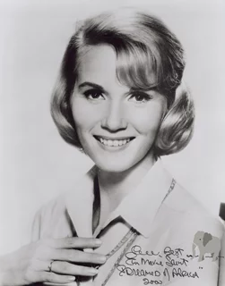 Eva Marie Saint autograph