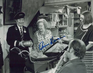 Anna Karen autograph