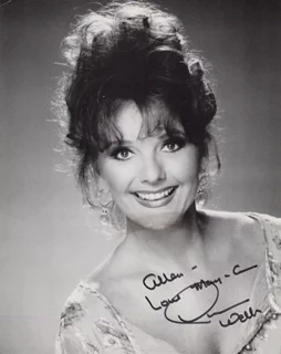 Dawn Wells autograph