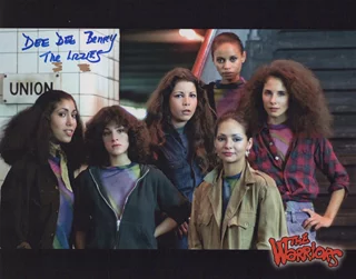 Dee Dee Benrey autograph