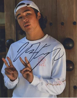 Nico Hiraga autograph