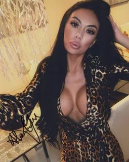 Stacey Shalene autograph