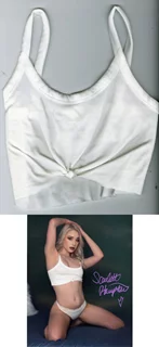 Scarlett Hampton autograph