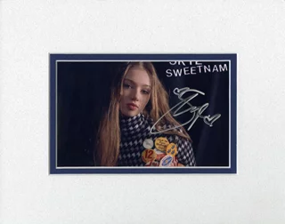 Skye Sweetnam autograph