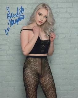 Scarlett Hampton autograph