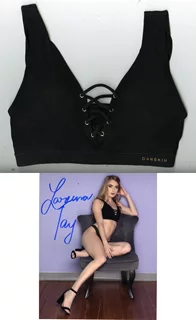 Lareina Tay autograph