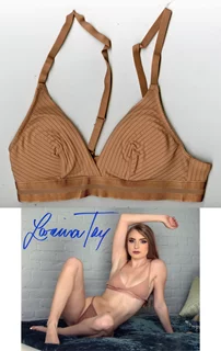 Lareina Tay autograph