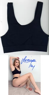 Lareina Tay autograph