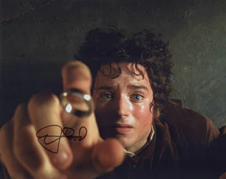 Elijah Wood autograph