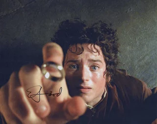 Elijah Wood autograph