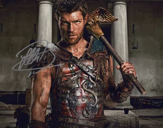 Liam McIntyre autograph