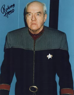 Richard Herd autograph