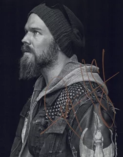 Ryan Hurst autograph