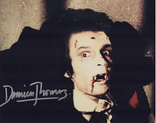 Damien Thomas autograph