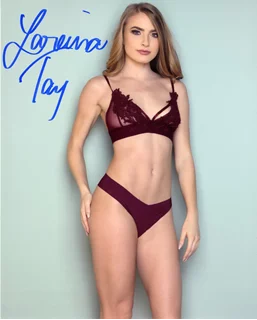 Lareina Tay autograph