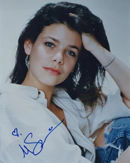 Meredith Salenger autograph
