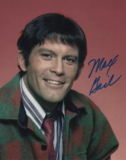 Max Gail autograph
