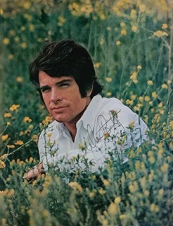 Warren Beatty autograph