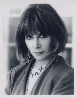 Lee Grant autograph