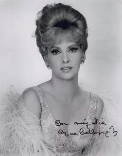Gina Lollobrigida autograph