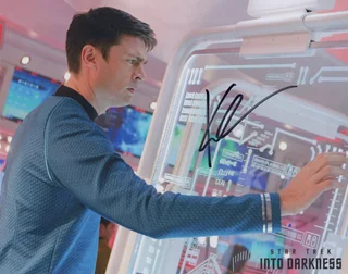 Karl Urban autograph