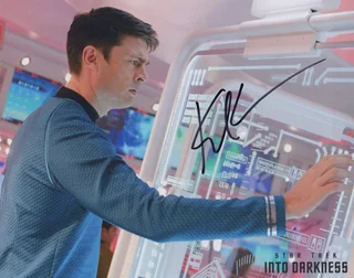 Karl Urban autograph