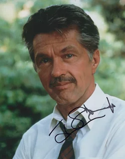 Tom Skerritt autograph