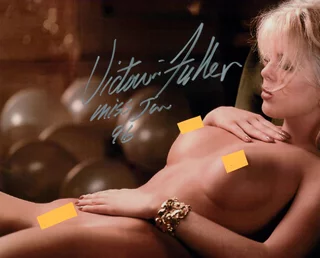 Victoria Fuller autograph