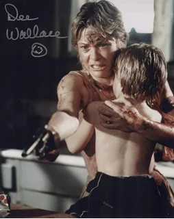 Dee Wallace autograph