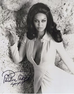 Pauline Peart autograph