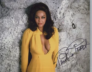 Pauline Peart autograph