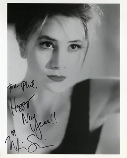 Mira Sorvino autograph
