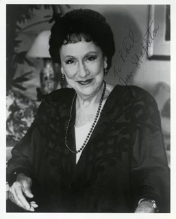 Jean Stapleton autograph