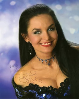 Crystal Gayle autograph