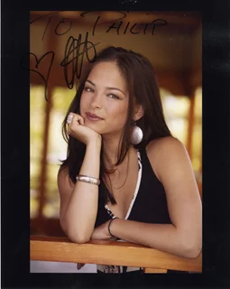 Kristin Kreuk autograph