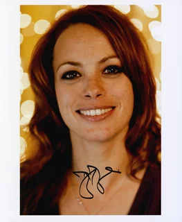 Berenice Bejo autograph