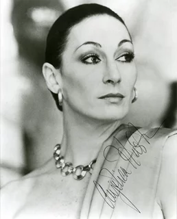 Anjelica Huston autograph